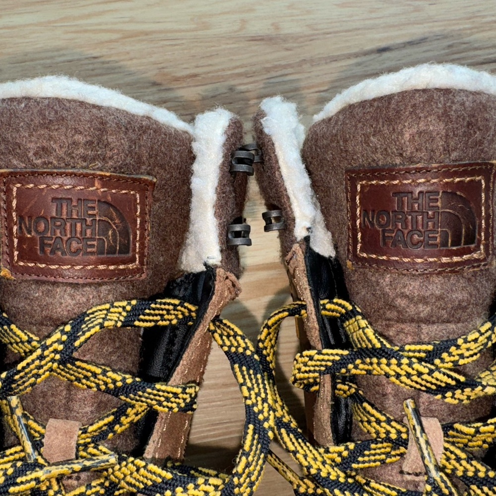 The North Face- Shellista lll Mid Apres Boots - Picture 6 of 11